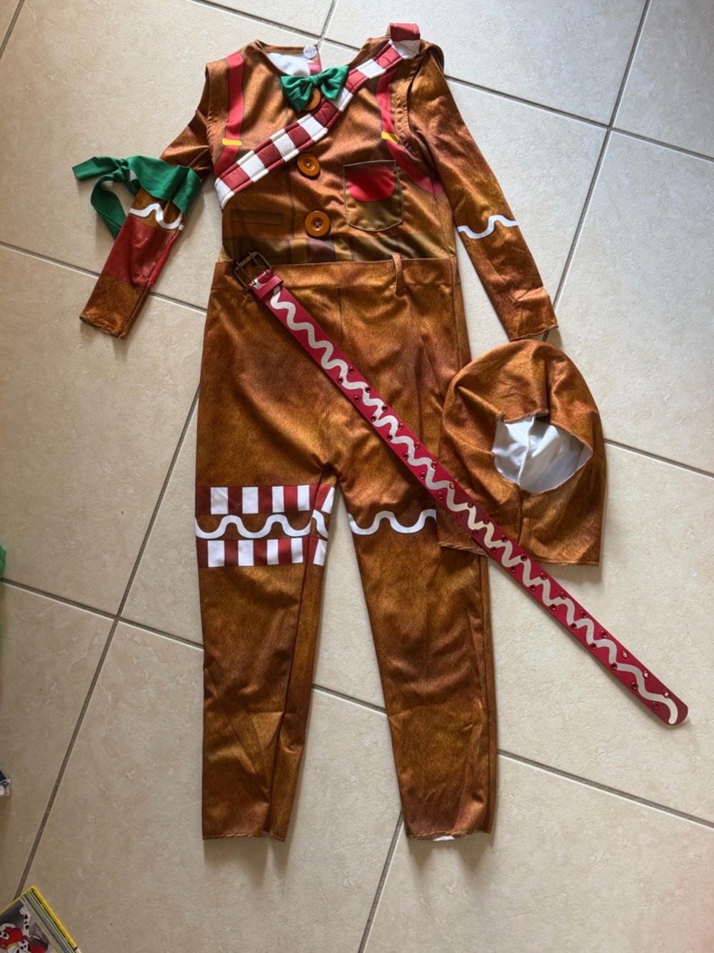 Fortnite merry Marauder costume - boys M